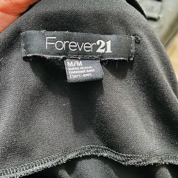 Simple and sexy black dress - Picture 4 of 4